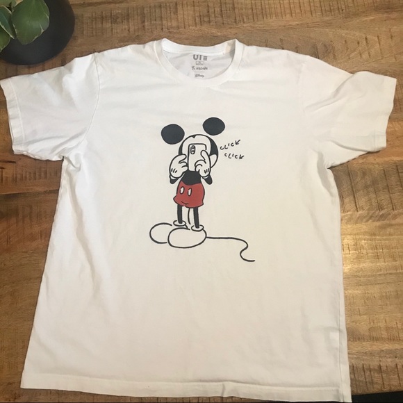Uniqlo Other - Uniqlo MICKEY ART cellphone photo T-shirt